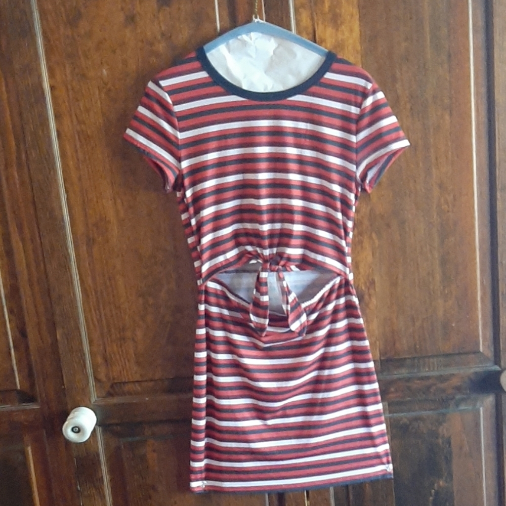 Never been worn open stomach cute dress